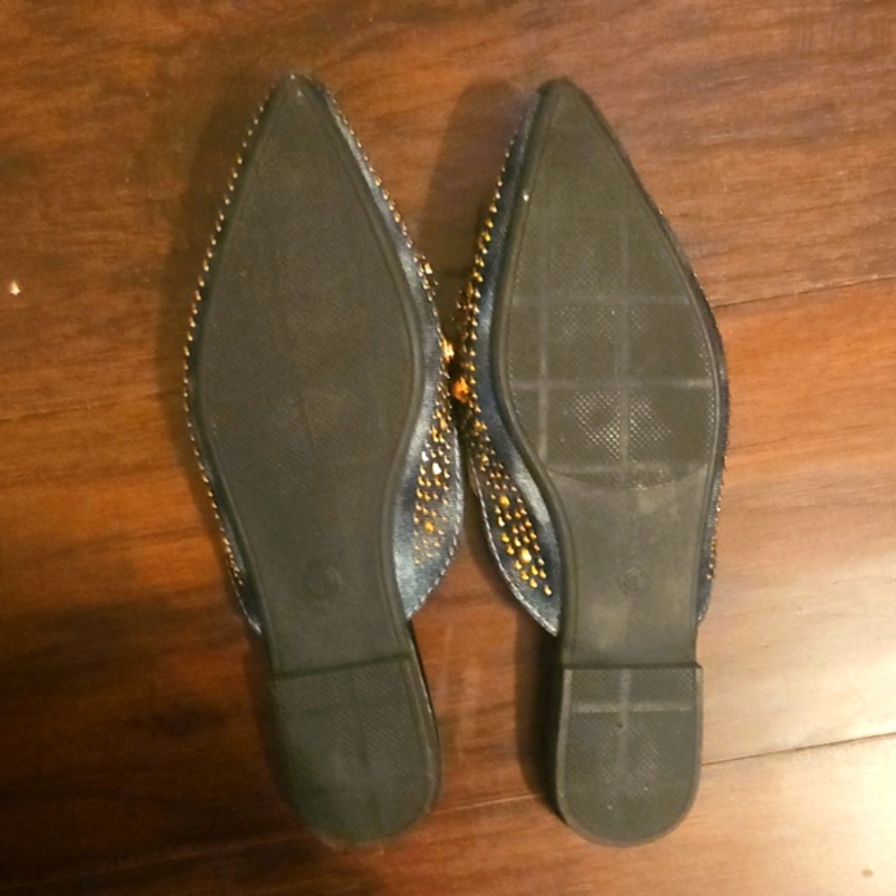 Emblished Shoes - Picture 4 of 6